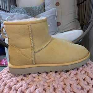 Ugh Classic mini boots